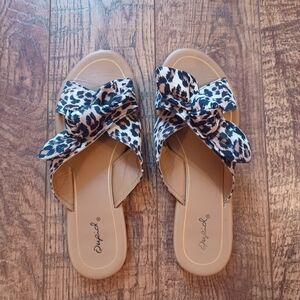 Qupid Leopard Print Women's Sandals Sz 7